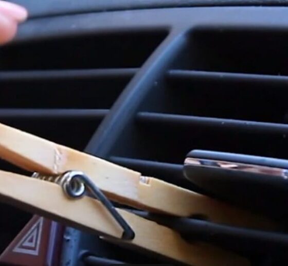 molletta da bucato alle bocchette dell'aria in auto