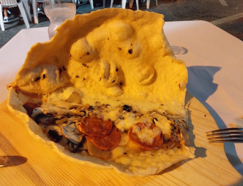 Calzone Diavola e Funghi