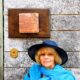 Lidia Chiarelli - with her poem on a clay tile