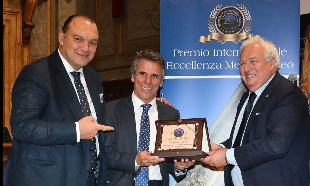Kesaplı, una vita nell’informazione: dal giornalismo sportivo al dialogo euro-mediterraneo 70 Kesaplı zola + gianfranco coppola ( Presidente Ussi Unione stampa sportiva italiana- rai