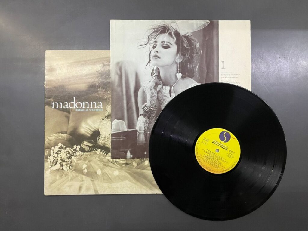 Il vinile accende la musica, il libro accende la mente: la nuova creatività dei ragazzi 51 Vinile di Madonna