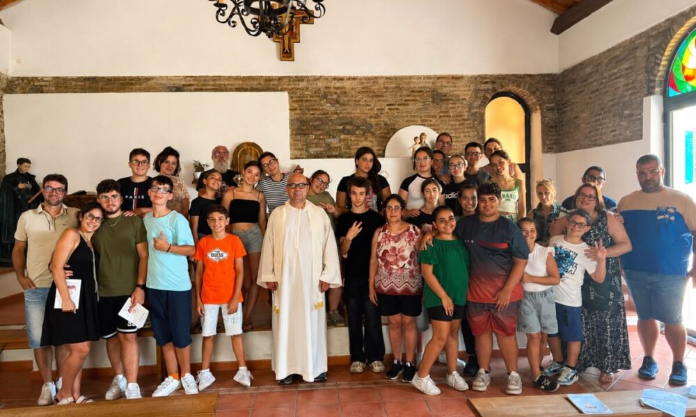 Ci sono porte che si aprono soltanto quando impariamo a diventare piccoli 166 Sacerdote con ragazzi