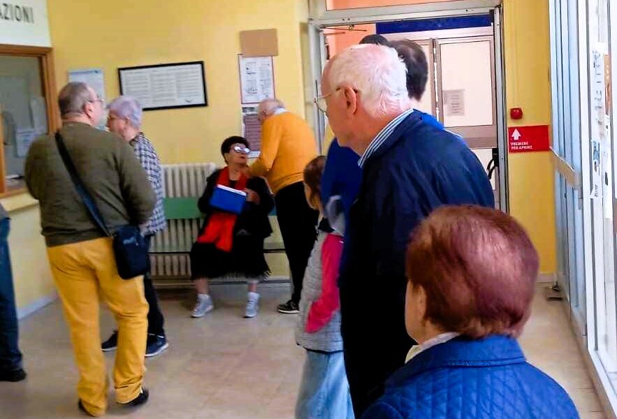 malati in fila