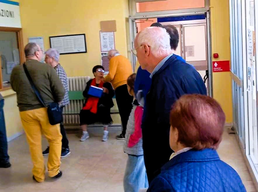 malati in fila