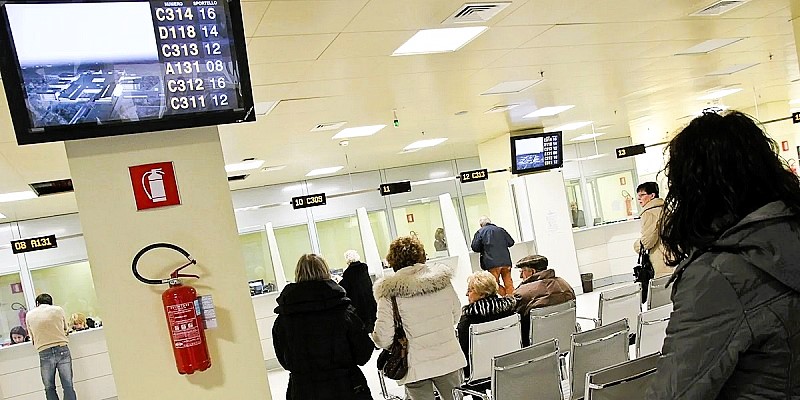 Disastro sanità, l'Abruzzo è l'ultimo in Italia per le visite specialistiche: solo un paziente su tre riesce a prenotare tramite il CUP 46 Liste di attesa, sanità