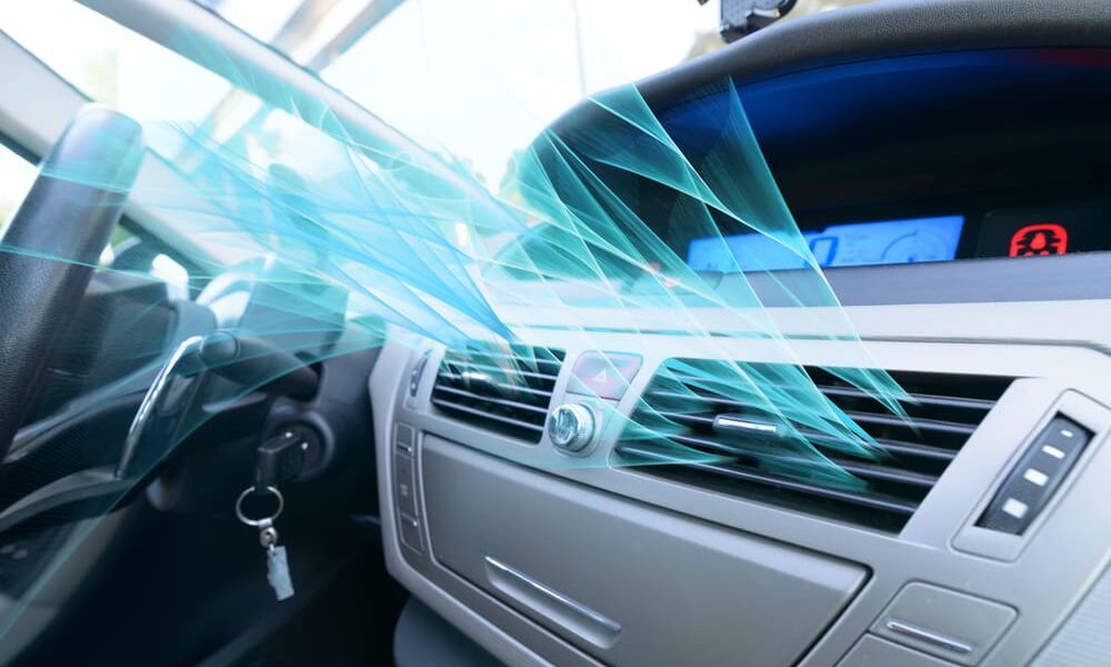 Tieni l'aria condizionata accesa in auto? Attento, se fai questo gesto ti scatta una multa da 432 euro (e non lo sa nessuno) 163 Aria condizionata in auto