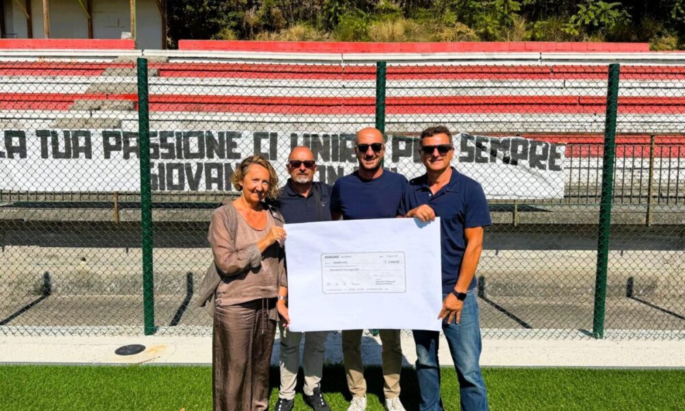 Consegna di 2.00 all'Associazione Zoè