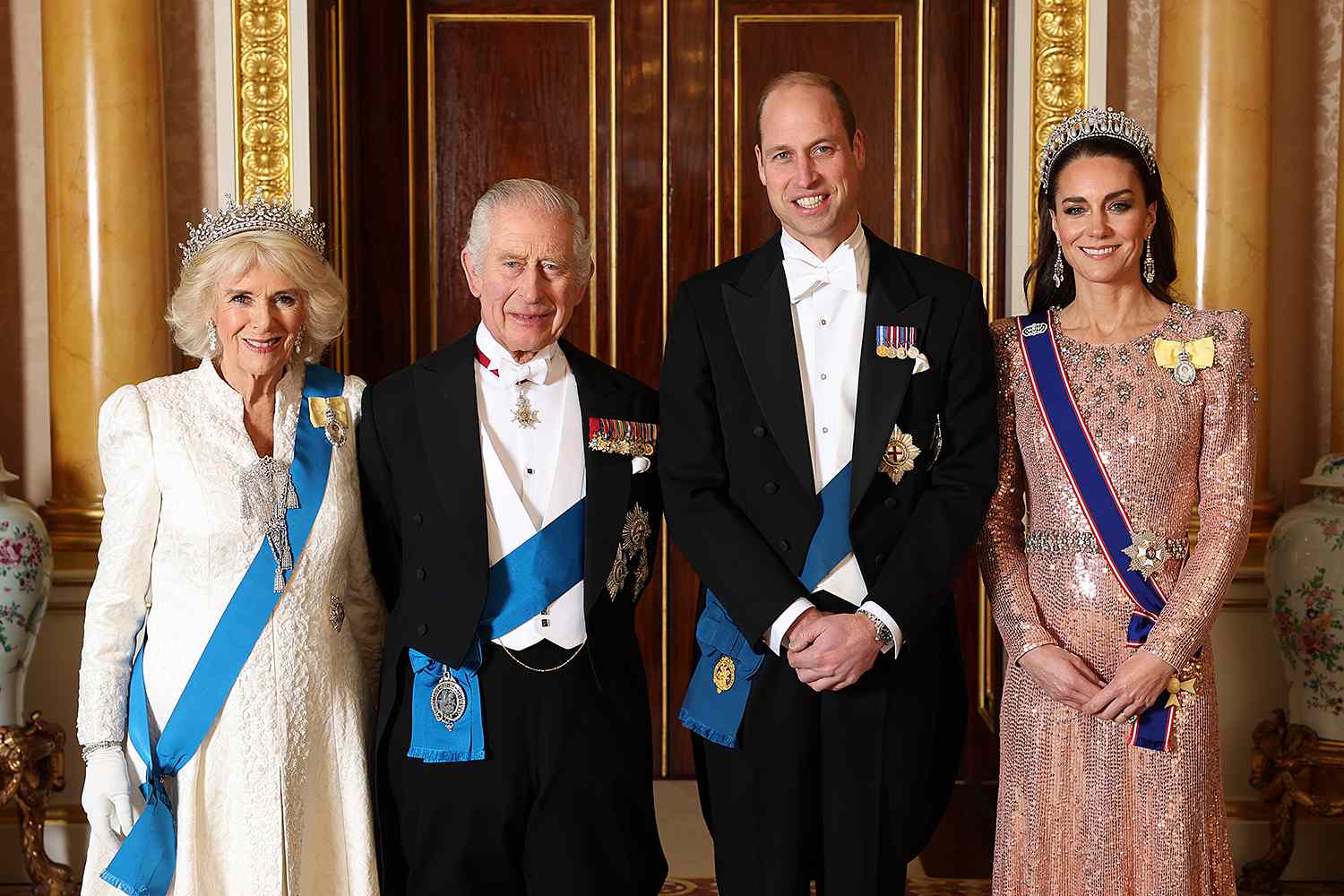 Camilla, Re Carlo, William e Kate