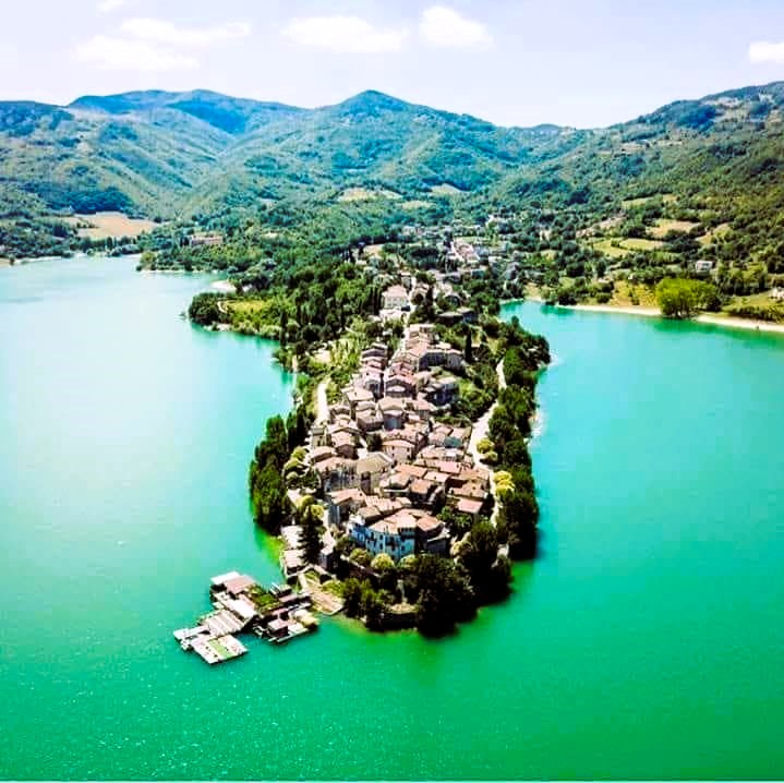Magia pura sul Lago del Turano: tra musica e sport, le "Lanterne del Ricordo" illuminano la notte e scaldano il cuore di Colle di Tora 46 Colle di Tora