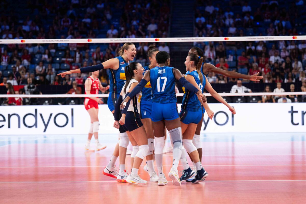 L'Italia di Velasco all'appuntamento con la Storia Assoluta: oggi la Finalissima degli Europei nella bolgia turca. In palio c'è Los Angeles 2028 46 Nazionale italiana del Volley femminile