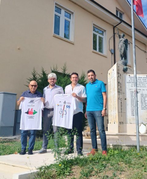 Consegna maglia ufficiale Cicloturistica 4 Castelli