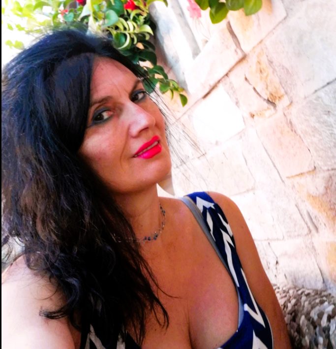 I versi dell'anima di Maria Caputo: un emozionante viaggio poetico tra la rinascita della Primavera, gli orrori della guerra e il grido silenzioso della Terra 46 Maria Caputo