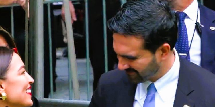 Il Sindaco Mamdani e la Ocasio-Cortez
