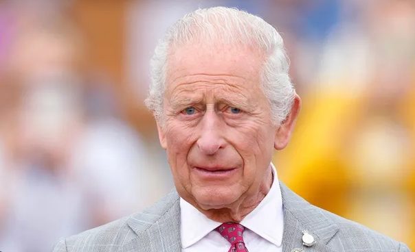 Re Carlo scavalca Meghan per vedere i nipoti: la scoperta fa esplodere l'ira a Montecito 49 Re Carlo III