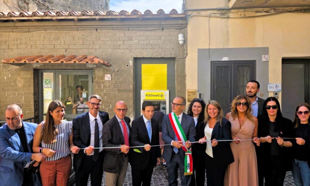 Poste Italiane, rivoluzione a Lanuvio: apre il nuovo ufficio Polis per passaporti e certificati 58 La presentazione del nuovo ufficio postale Polis di Lanuvio