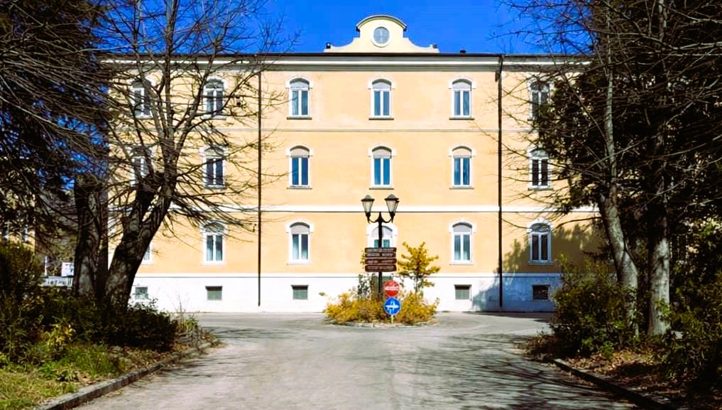 Palazzina-centrale-ex-ospedale-di-Collemaggio