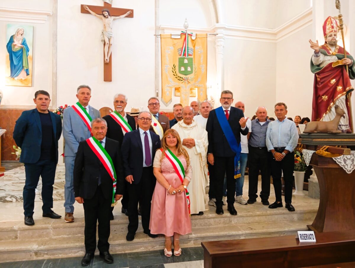 Terelle, vicinanza istituzionale