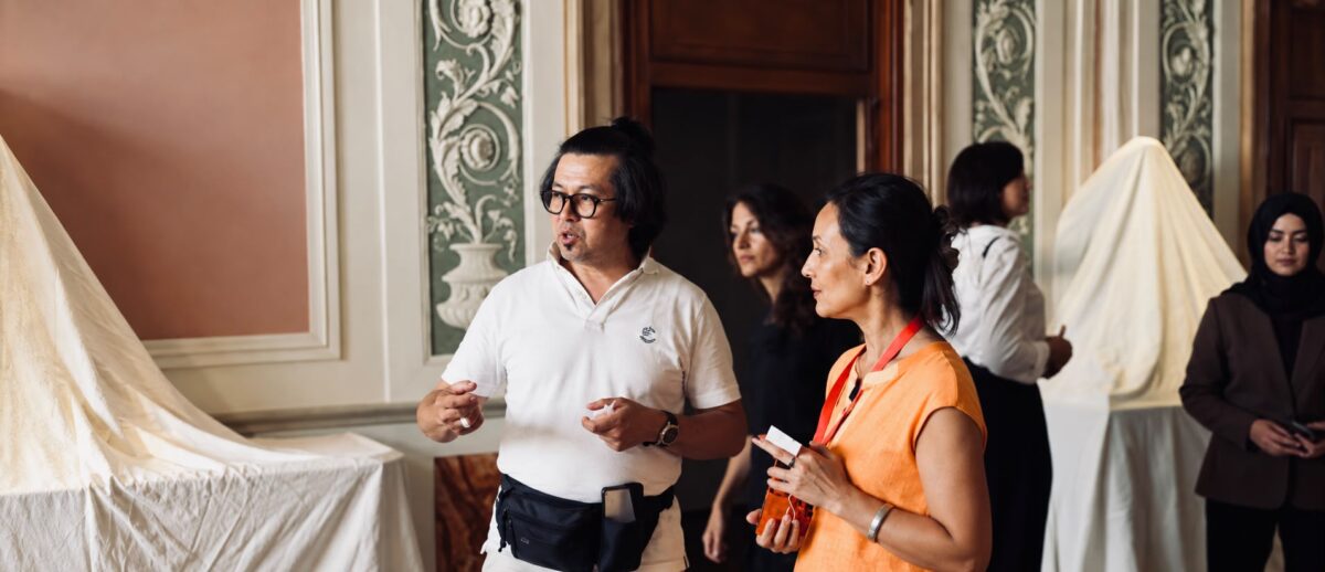 «Bum-e Azadi»: gli artisti afghani in esilio guardano alla Biennale di Venezia 2028