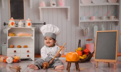 Bambino in cucina