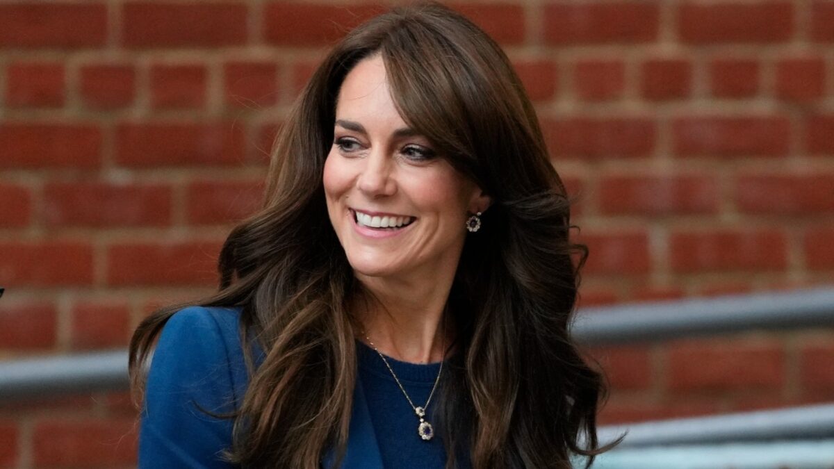 Gossip, mossa da Regina per Kate Middleton: batosta devastante per Meghan Markle, le case di moda scaricano i Sussex per compiacere la Principessa 47 kate