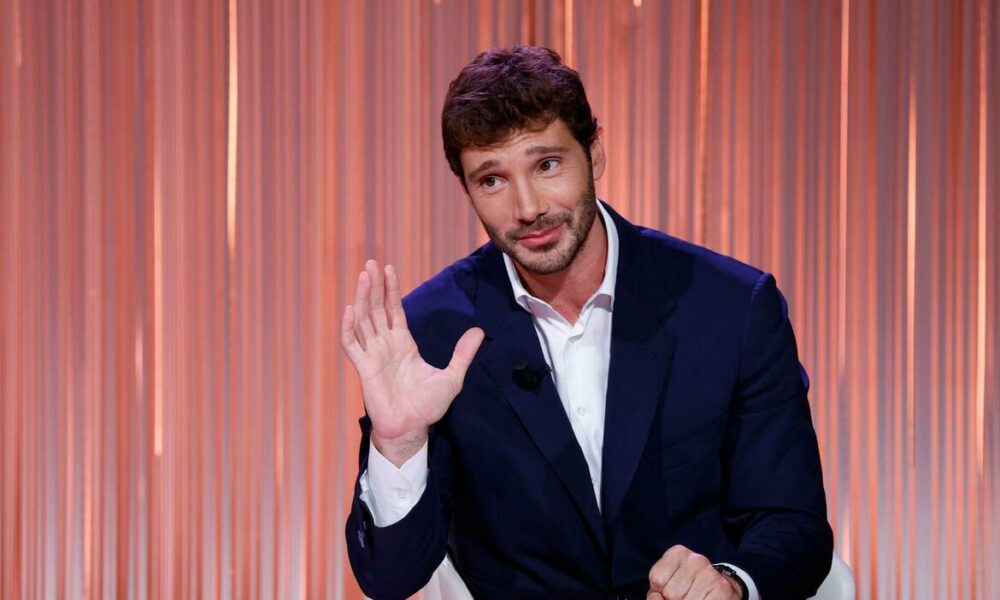 Gossip TV, Stefano De Martino re degli ascolti vola al 26,7% e distrugge Amadeus: la stoccata gelida di Belén Rodriguez riapre la ferita 160 Stefano De Martino
