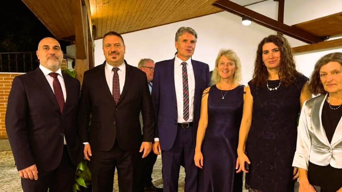 il sindaco Elvino Marzolini e Daniele Meuti all'Ambasciata a Roma con l'ambasciatore Radek Rubeš