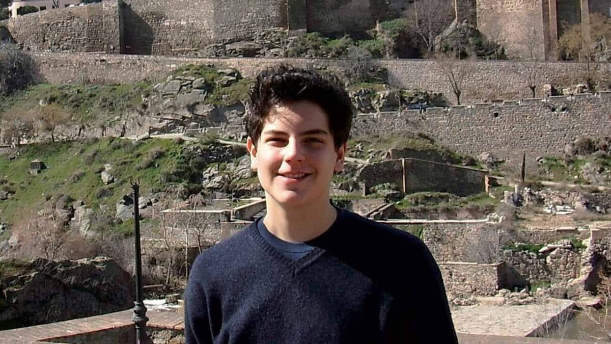 Carlo Acutis e il miracolo di Valeria: era in fin di vita dopo una caduta, poi la preghiera della madre ad Assisi e la guarigione che ha commosso il mondo 46 San Carlo Acutis