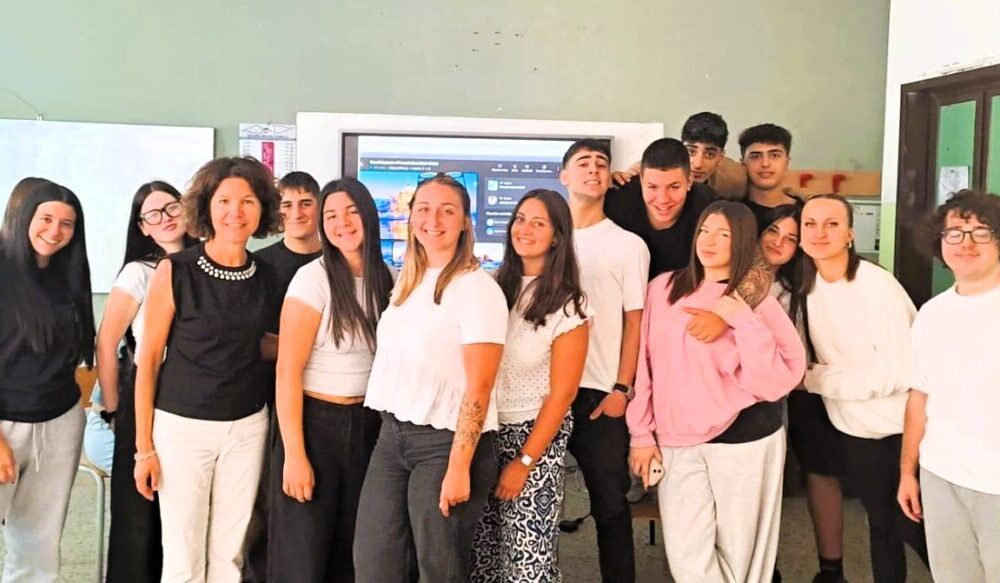 Teramo apre le porte all’Europa: successo per lo stage delle studentesse dell’Académie d’Art Dentaire di Lille al Polo Tecnologico Economico 52 stage delle studentesse dell’Académie d’Art Dentaire di Lille