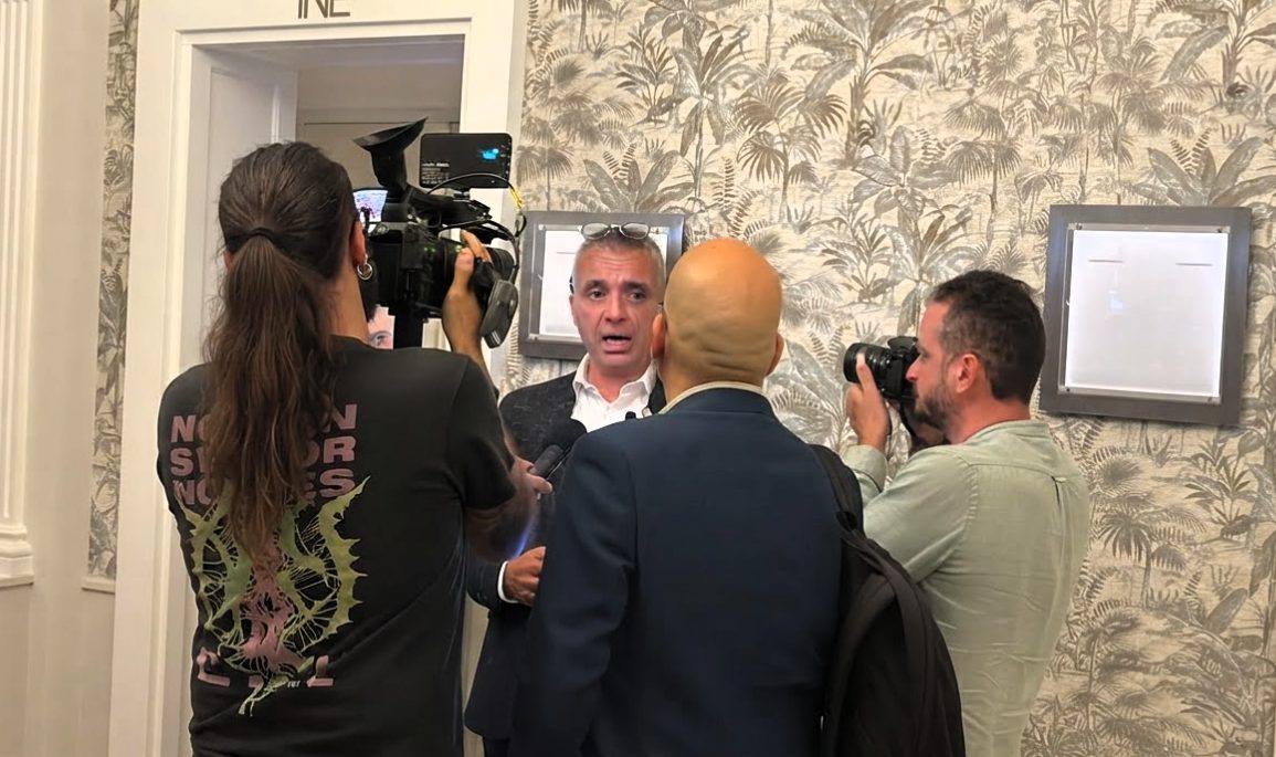 Napoli, Sforzini lancia il Comitato Campania di Rinascimento Nazionale: «Difendiamo il centrodestra fondato da Berlusconi. Porte aperte agli uomini liberi di Futuro Nazionale» 49 Luca Sforzini
