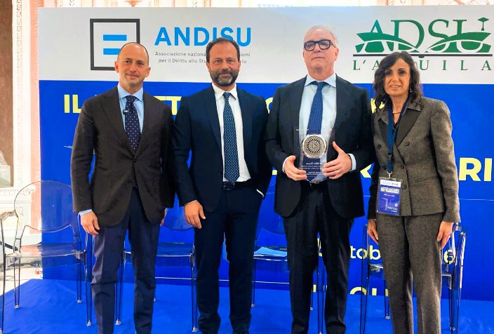 Premio alla carriera per l'editore Alberto Leonardis, Foglio (Andisu)