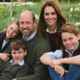 Gossip, Kate Middleton e il Principe William pubblicano una foto inedita con George, Charlotte e Louis: il messaggio della Principessa e il gelo con Harry 83 William , Kate e figli