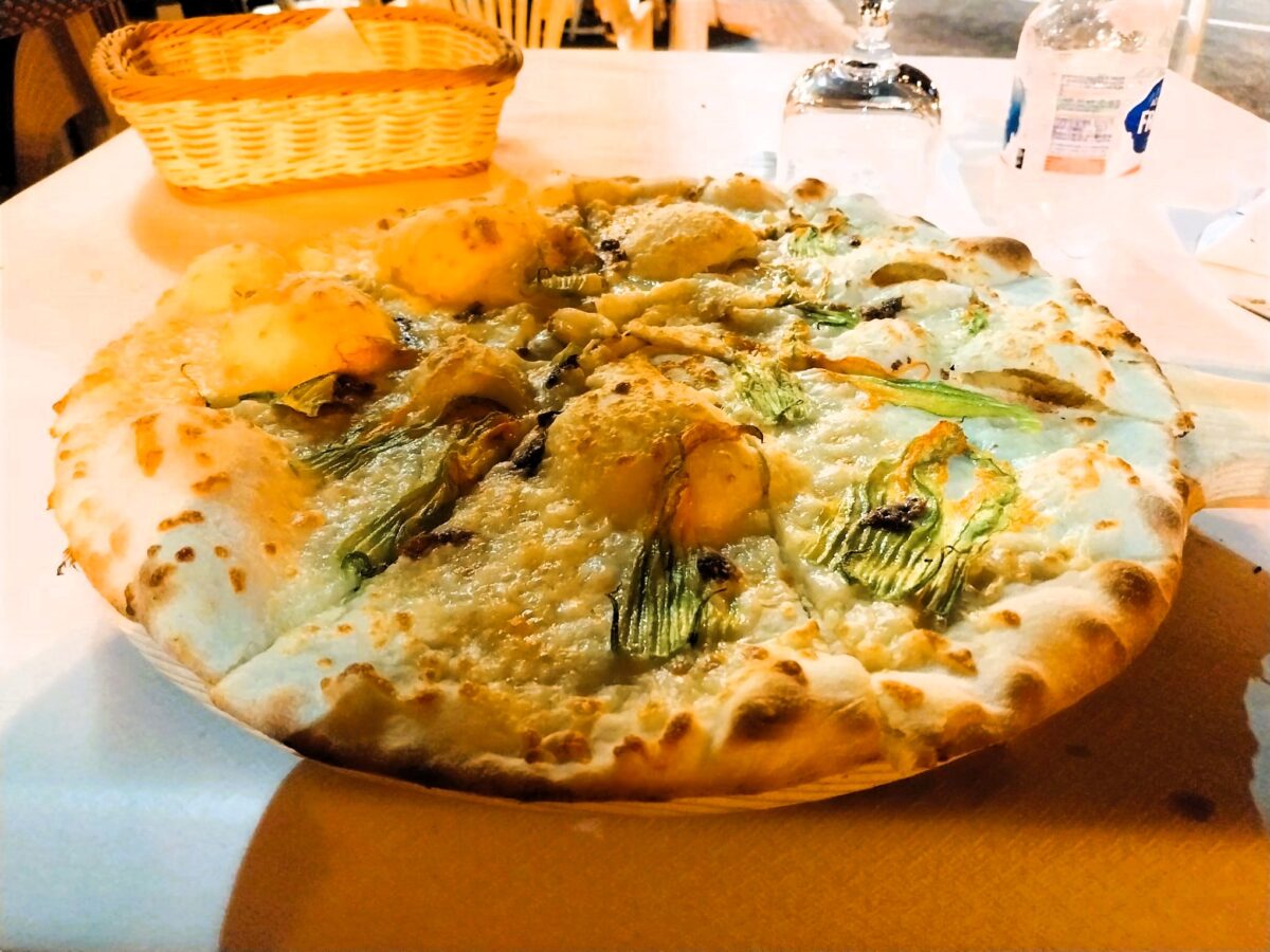 Pizza fior di zucca e alici , Pizzeria "Incontro" Poggio Moiano