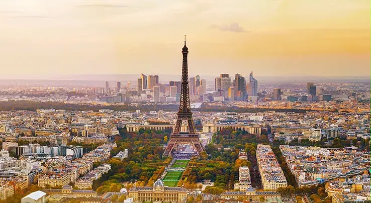 Francia, avviati colloqui con i talebani per il rimpatrio di cittadini afghani