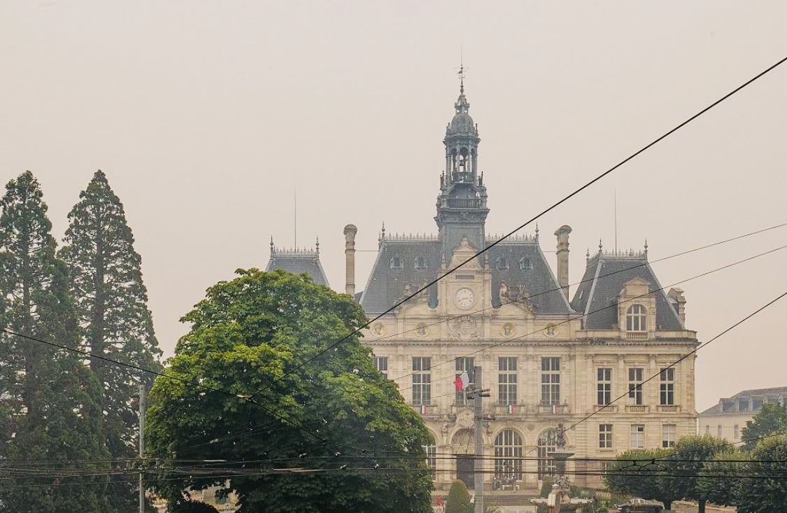 Incendio al municipio storico di Limoges durante le proteste contro il caro-vita: distrutto due terzi della facciata 48 Limoges