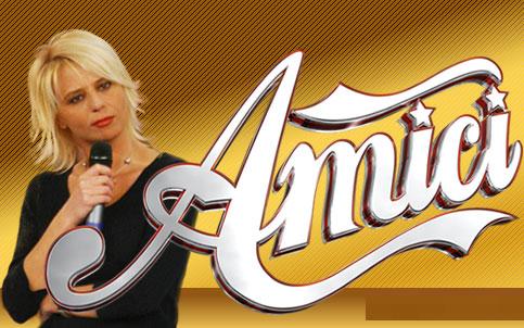 Polemica ad Amici: Maria De Filippi apre le porte ai cantanti di Sanremo 154 Maria De Filippi