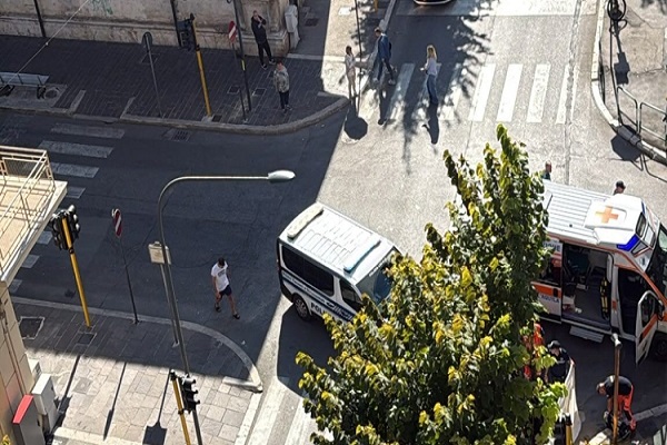 Avezzano, donna precipitata dal balcone