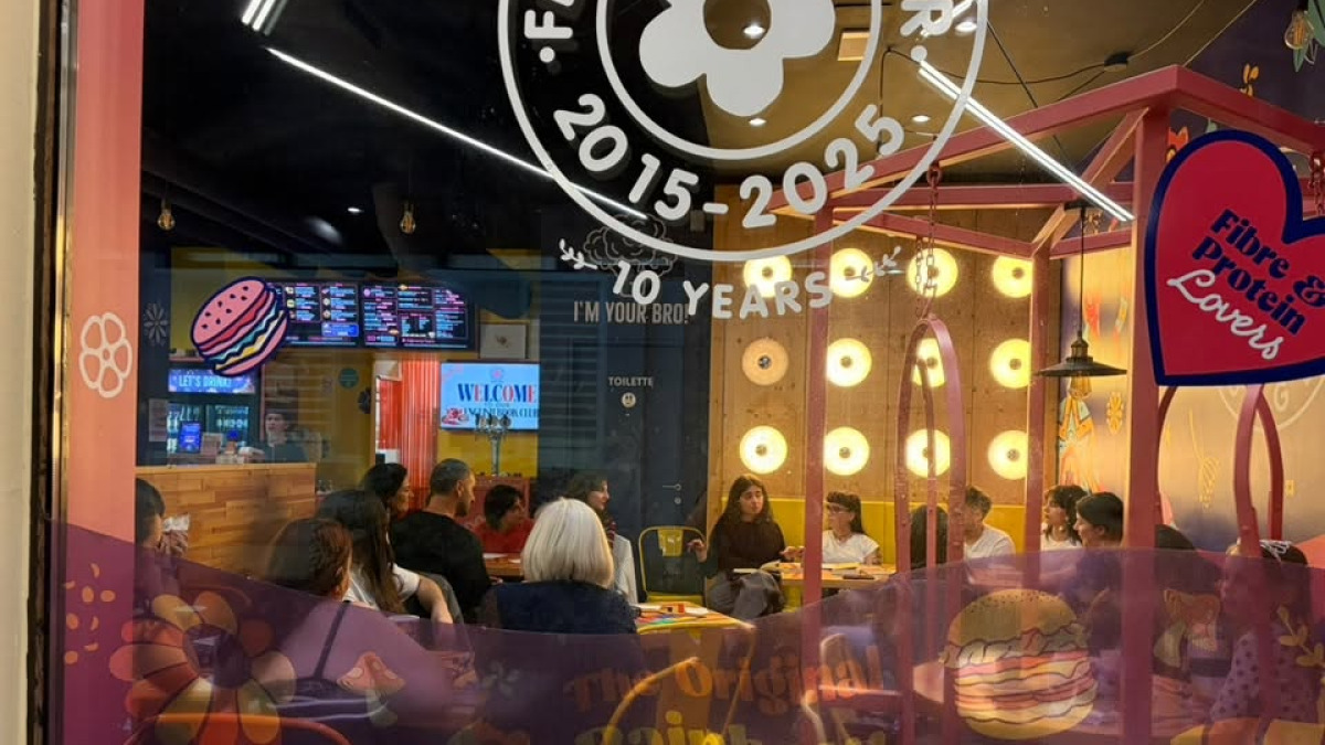 l'English Book Club da Flower Burger